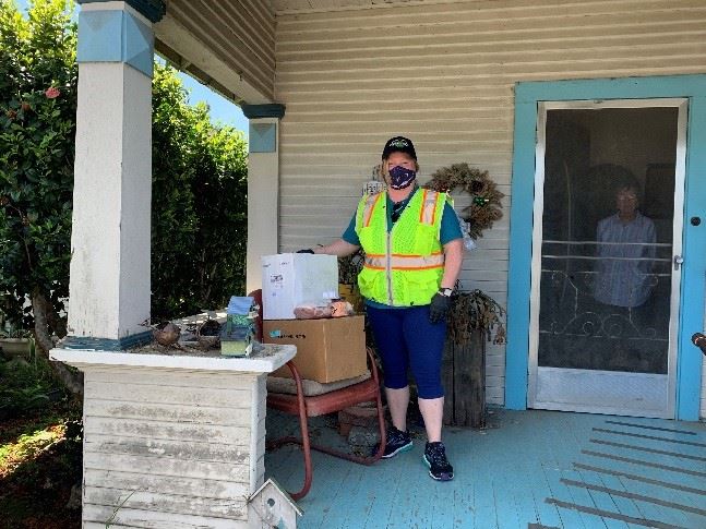 Providing food to seniors in April 2020